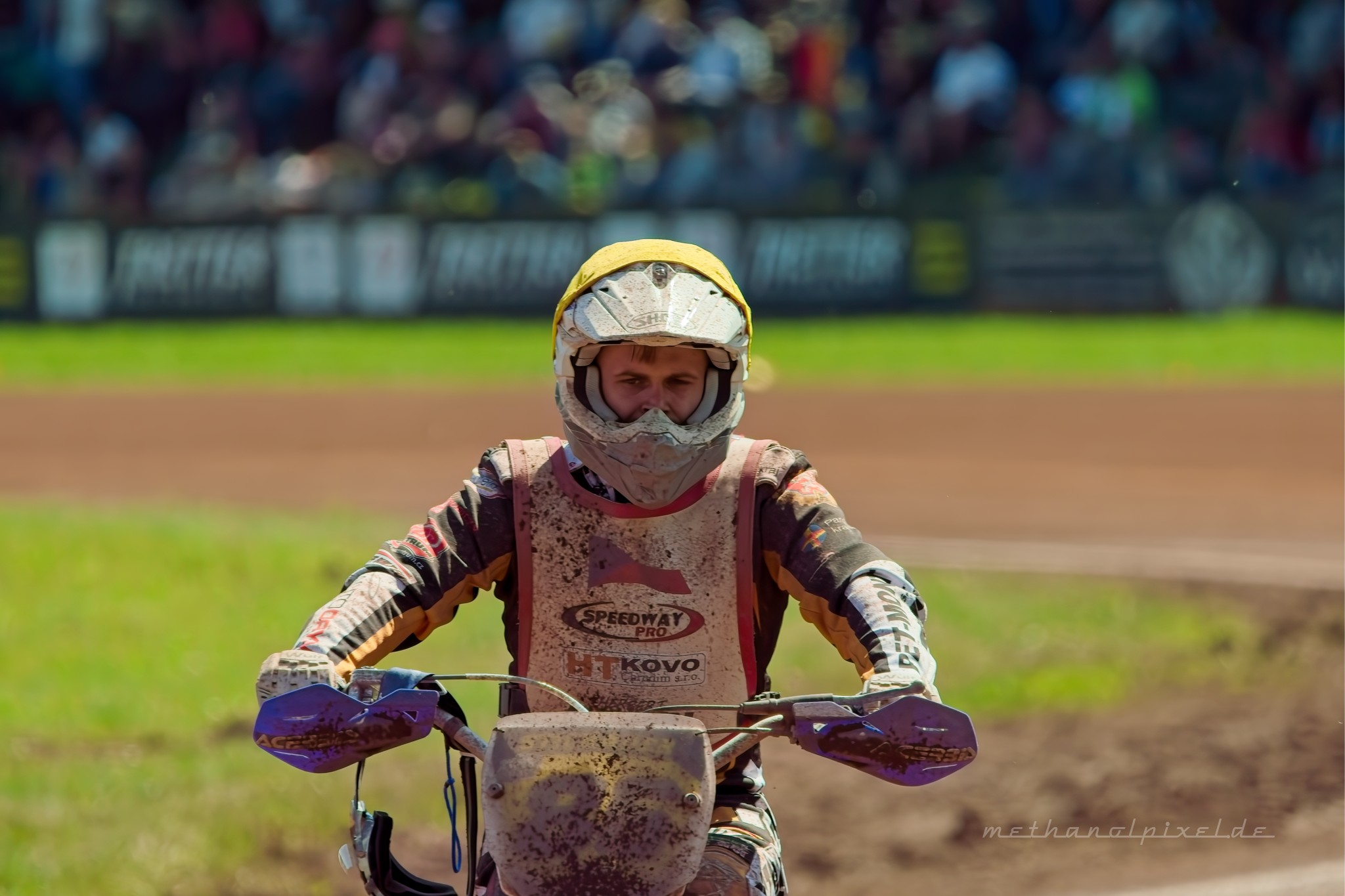 ILCE 7M4   A7400570 2048